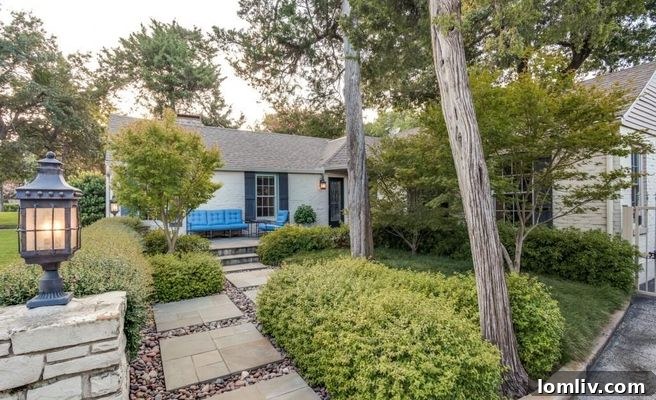 Welcoming Entrance to East Kessler Park Residence