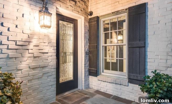 439 W Colorado Blvd Front Door and Entryway