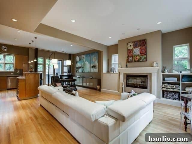 2812 Thomas Ave - State Thomas Condo Living Area