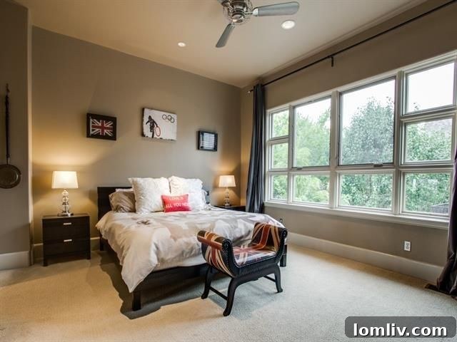 2812 Thomas Ave - State Thomas Condo Master Bedroom