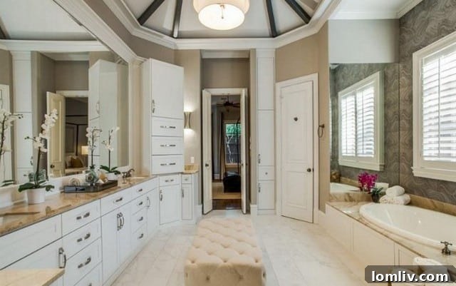 Tasteful Decor and Comfortable Furnishings