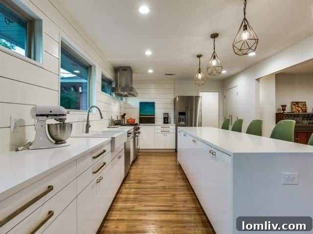 Versatile Middle Bedroom with Built-in Shelves, Ideal for Home Office