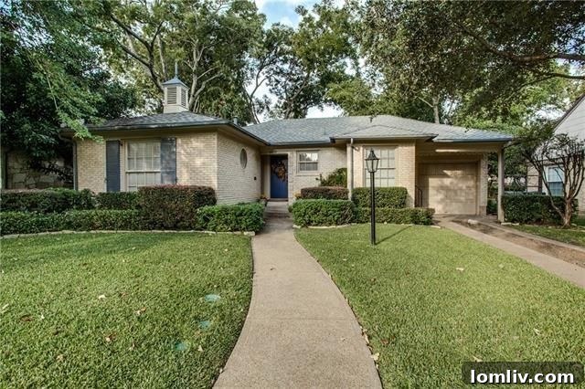 Wilshire Summit Perfection: Prime Location, Modern Updates, Turnkey Living 4 Elegant Living Room with Fireplace