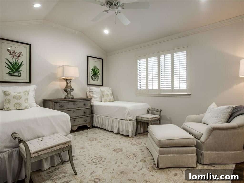 Third bedroom or flexible space, adaptable to various needs in 3603 Asbury Street