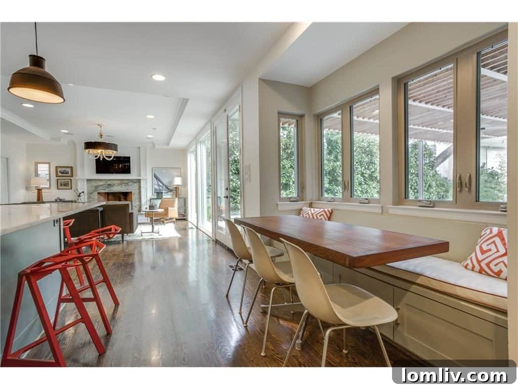 Butler's Pantry Connecting Kitchen and Dining