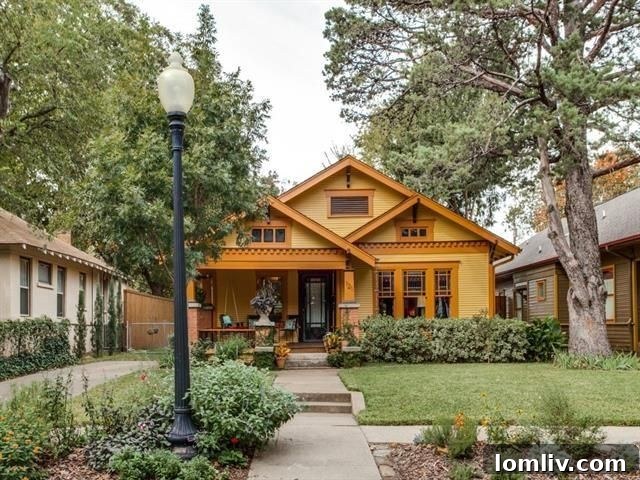 Historic Prairie Craftsman exterior at 121 S. Clinton Ave.