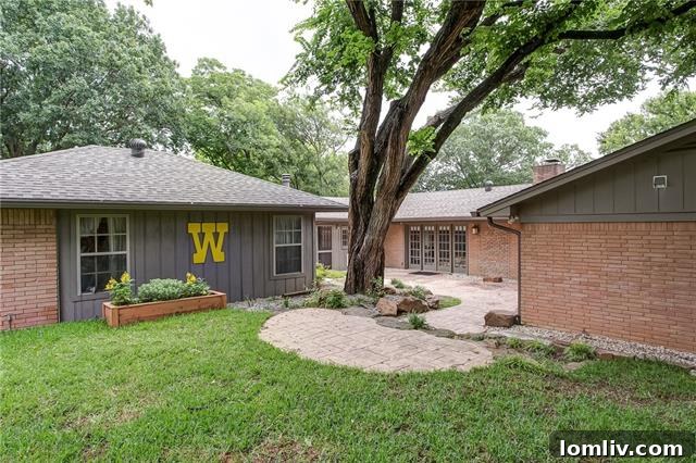 Guest House at 3728 Arroyo Road, Fort Worth