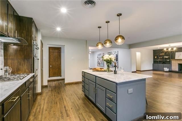 1521 Nantuckett Drive Living Room Fireplace