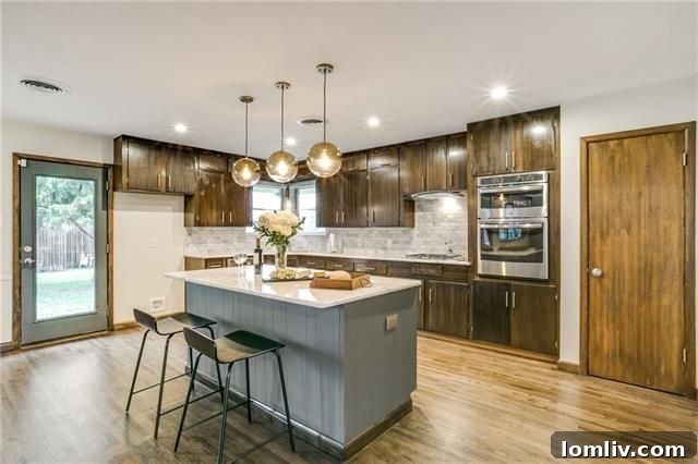 1521 Nantuckett Drive Front Entryway