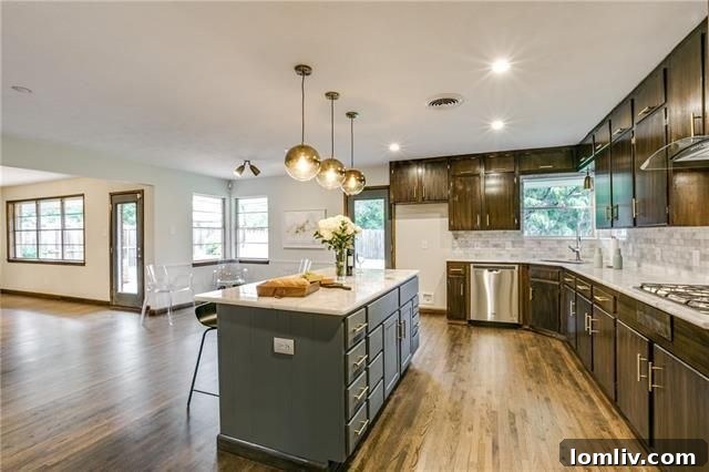 1521 Nantuckett Drive Hardwood Floors