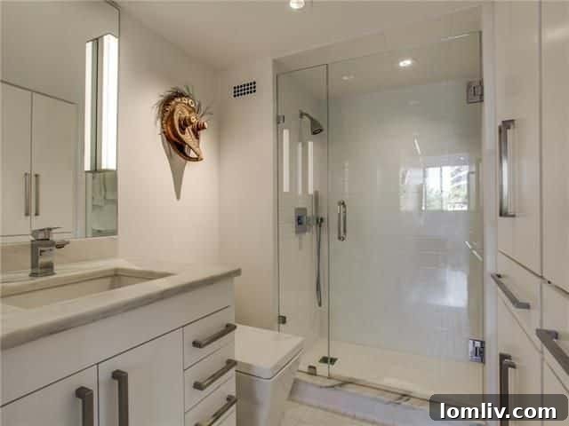 3701-Turtle-Creek-Blvd-Dallas-Building-Pool