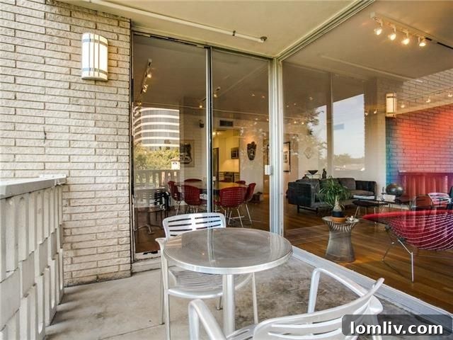 3701-Turtle-Creek-Blvd-Dallas-Building-Lobby