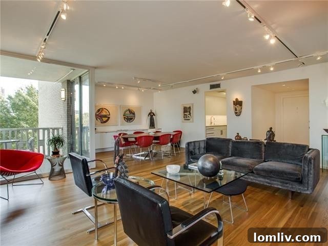 3701-Turtle-Creek-Blvd-Dallas-Dining-Area-View