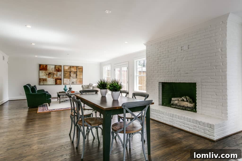Charming breakfast nook adjacent to the kitchen