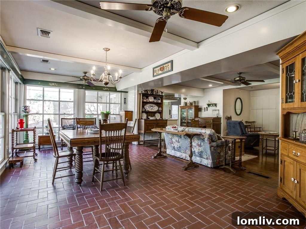 948 Forest Grove Dining Room - Elegant Vintage Style