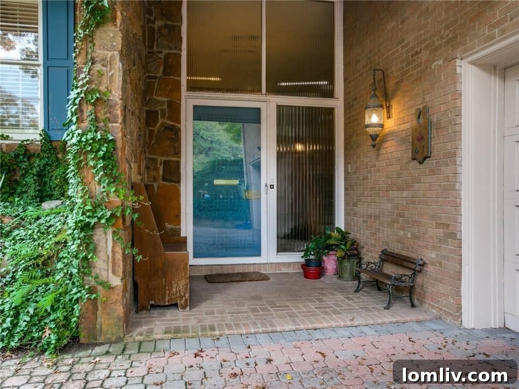 948 Forest Grove Front Door - Vintage Dallas Real Estate