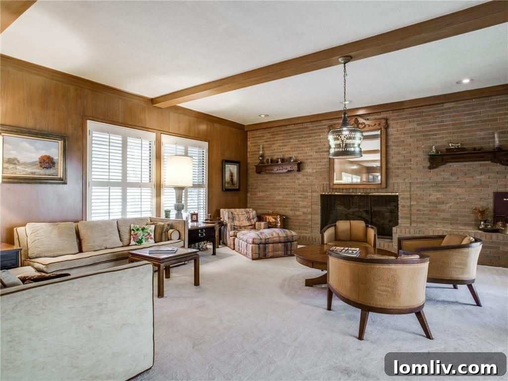 948 Forest Grove Living Room 3 - Architectural Details