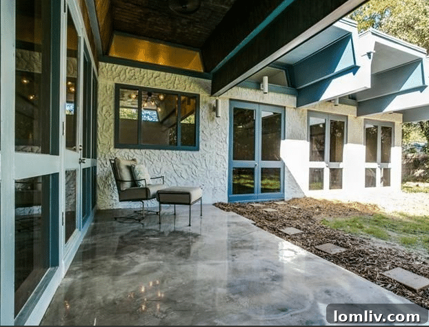 Exterior View of 700 Havenwood Lane South, Woodhaven