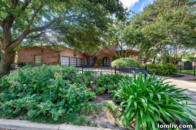 Luxury Hilltop Estate in Fort Worth: 3000 Simondale