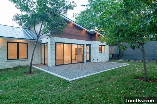 Dallas Open House Spotlight: A Masterpiece Craftsman in Junius Heights 12 Spa-like master bathroom with dual vanity at 1547 Eastus Dr