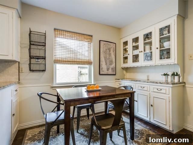 Comfortable and Bright Secondary Bedroom