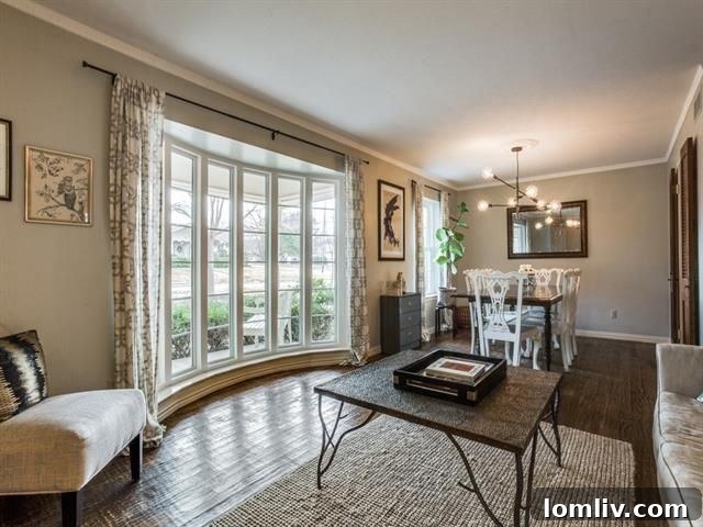 Modern Kitchen with Gas Cooktop and Double Ovens