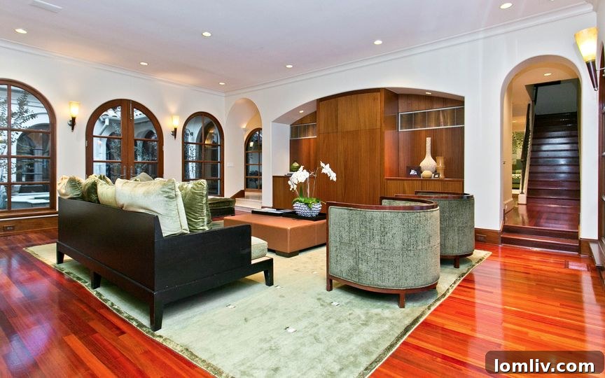 4415 Lively Ln Preston Hollow Interior Hallway