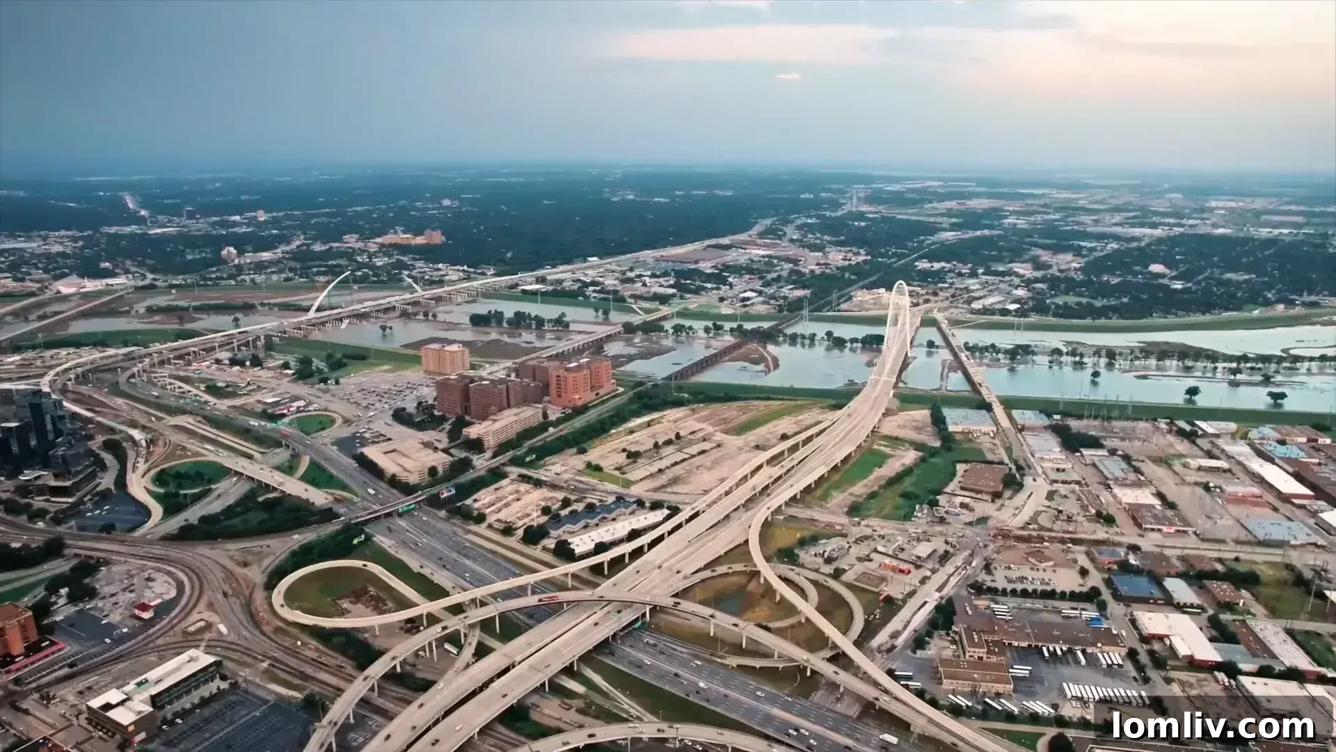 Dallas-Fort Worth Commercial Real Estate