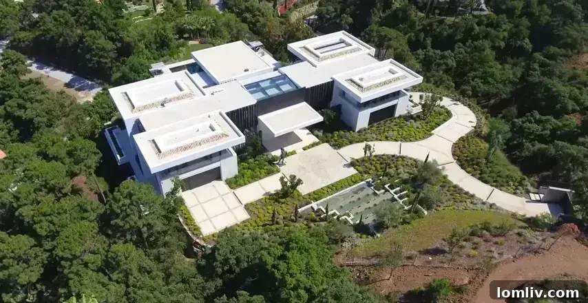 Luxury villa in Marbella with stunning sea views and modern design