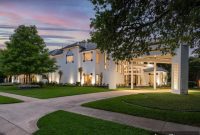 Southlake’s Uplifting Retreat: A Home Where Happiness Blooms
