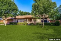 Charming Lake Park Estates Home Awaits Your Personal Vision