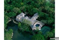 Mehrdad Moayedi Snaps Up Phil Romano’s Strait Lane Estate