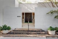 Shady Oaks Townhouse Ageless Appeal