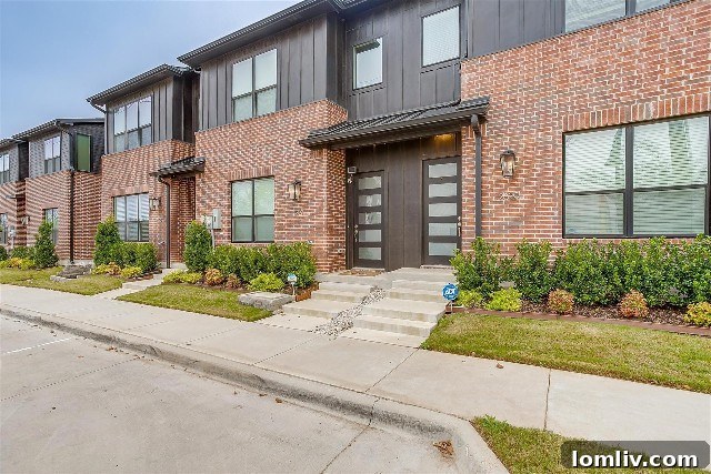 Modern townhomes near TCU campus available for purchase.