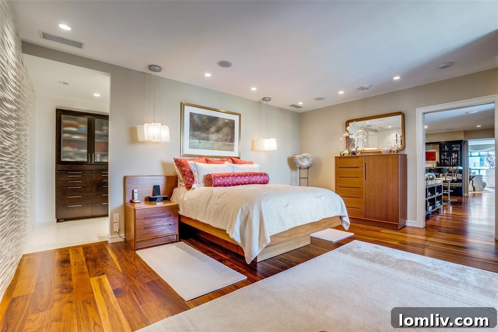 Turtle Creek Vista: A Serene Three-Bedroom Haven 12 Second Primary Bedroom with En Suite