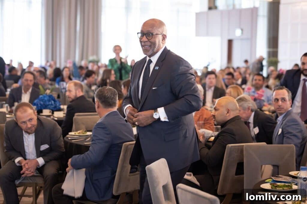 Ron Kirk receives Groundbreaker Award