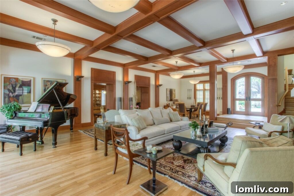 Mira Vista Manor - Distinctive Architecture