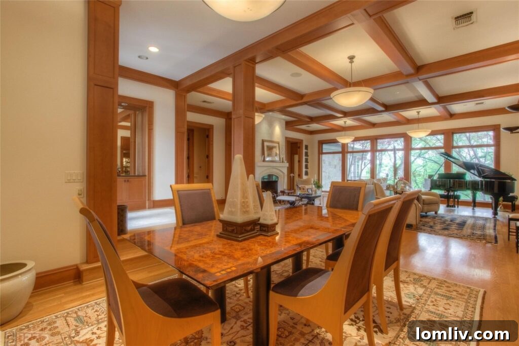 Mira Vista Manor - Elegant Living Space