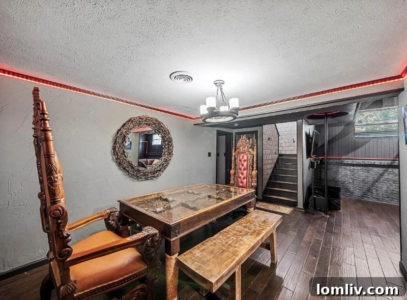 Pampering, Plano, Pirate - Formal dining room Plano