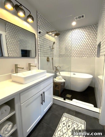 Luxury Bathroom in South Dallas Home