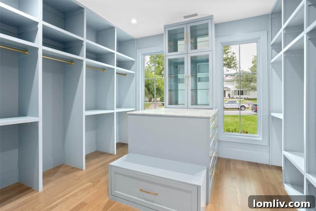 Laura Ladner's New Colonial Hills Listing: A Symphony of Luxury 15 img 319345 14