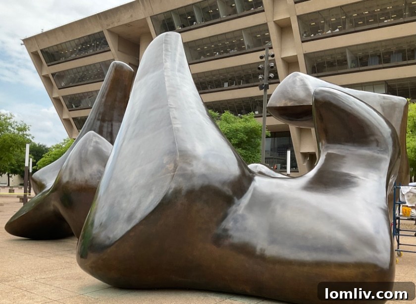The Dallas Piece sculpture on City Hall plaza