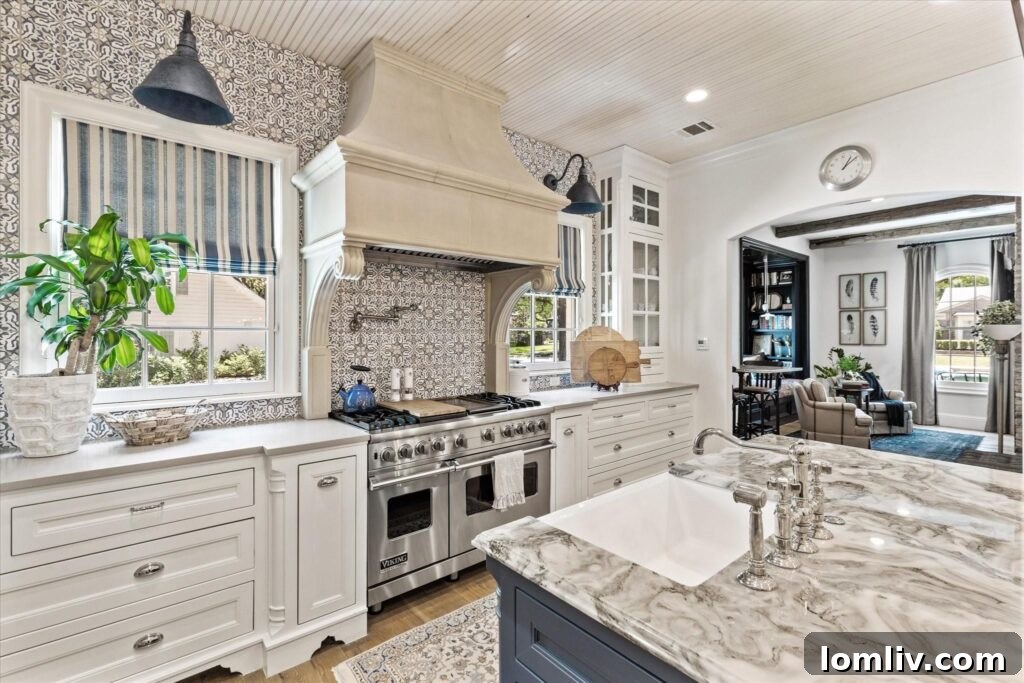 Elegant Fort Worth dining room