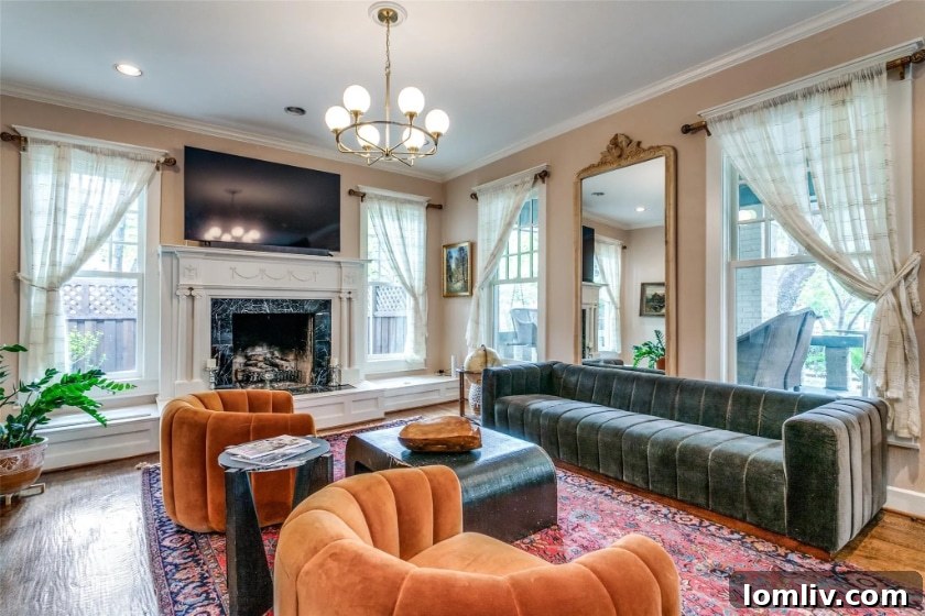 Side view of the Oak Lawn Prairie home showcasing its architectural details