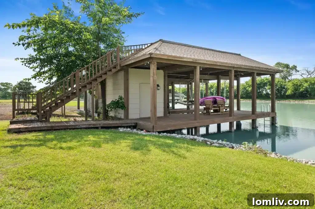 Princeton Lakes: Your Unexpected Water Ski Paradise 6 Elegant kitchen and dining area in a Princeton Lakes home