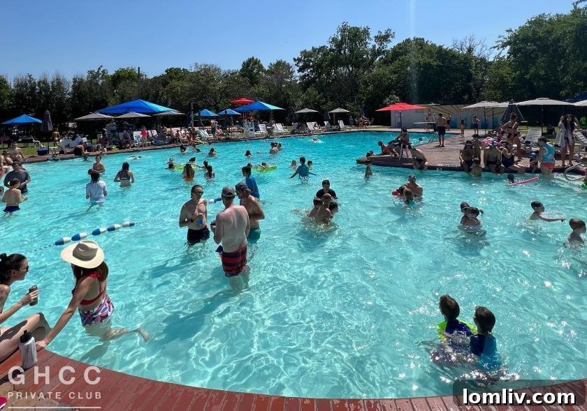 Best Neighborhoods With Pools