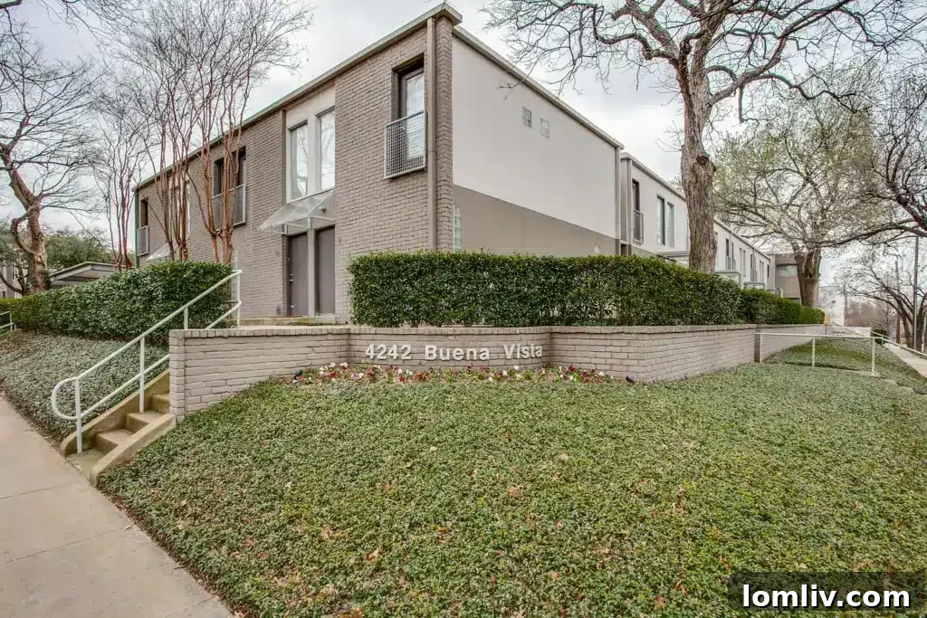 Live it up in Uptown Dallas! View of the urban landscape.