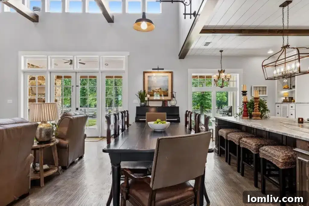 Luxurious living room with high ceilings and solid wood buttresses