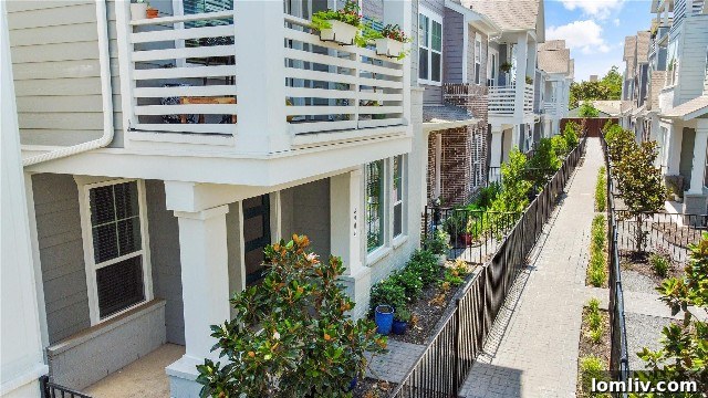 Outdoor balcony space