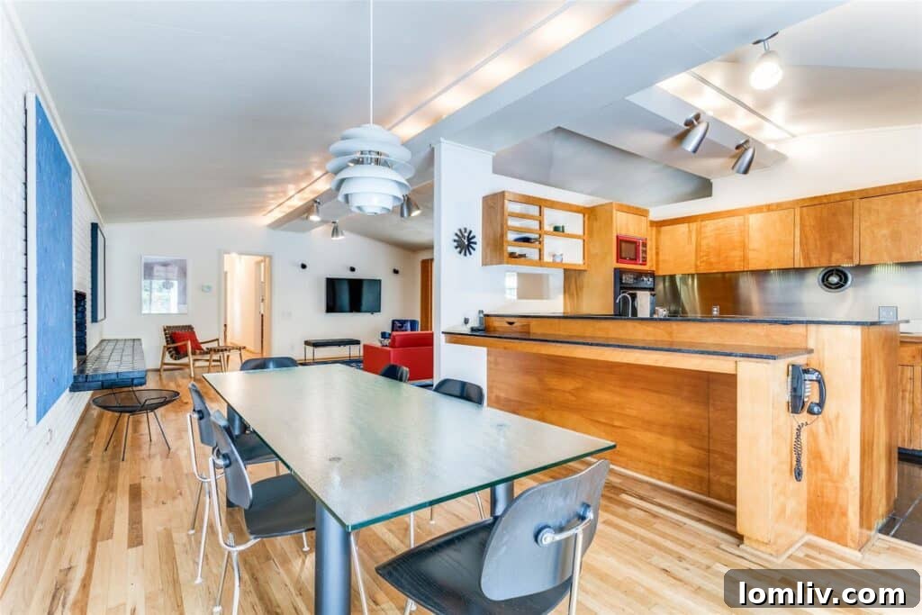 Ed Murchison Lists a 99.99 Percent Original Disney Streets Midcentury Modern Time Capsule 3 Original Midcentury Modern Kitchen Design